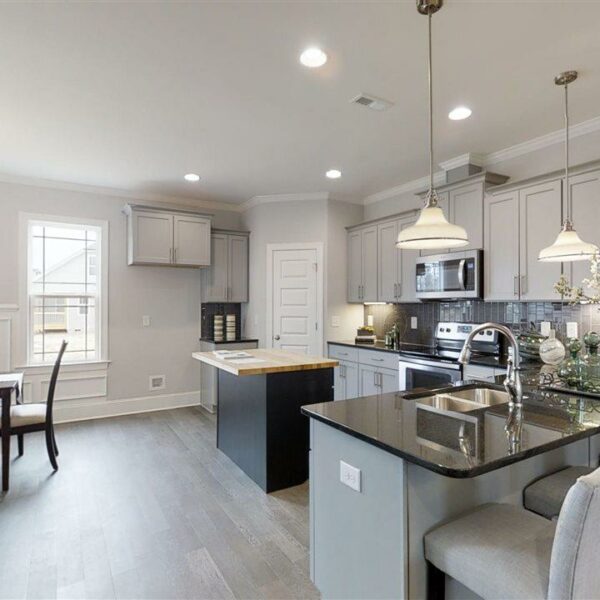 Winslow Custom Homes Kitchen and dining area