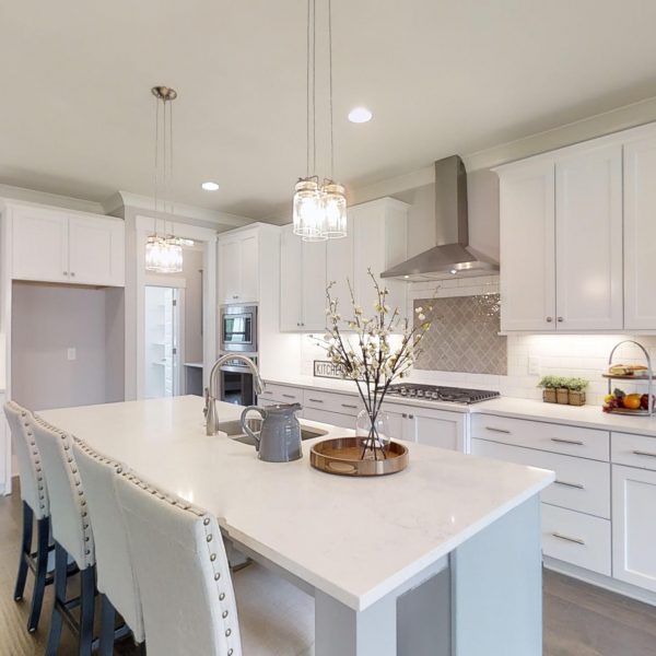 Winslow Custom Homes Kitchen with white cabinets